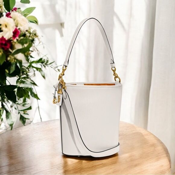 NWT Coach Dakota Leather Bucket Bag - Picture 1 of 3